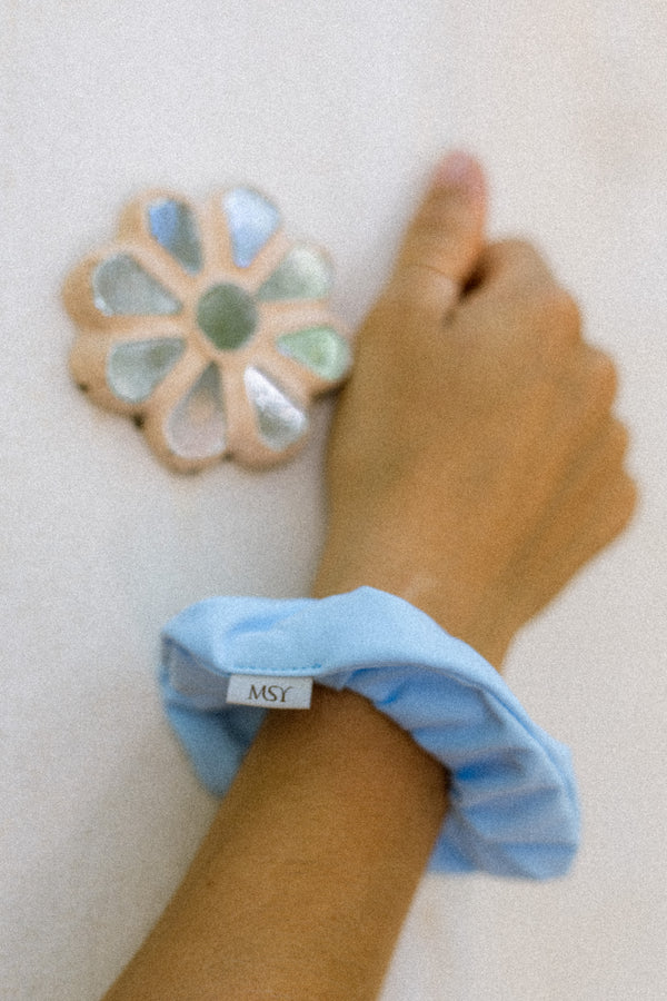 Paulette scrunchie | blue latte